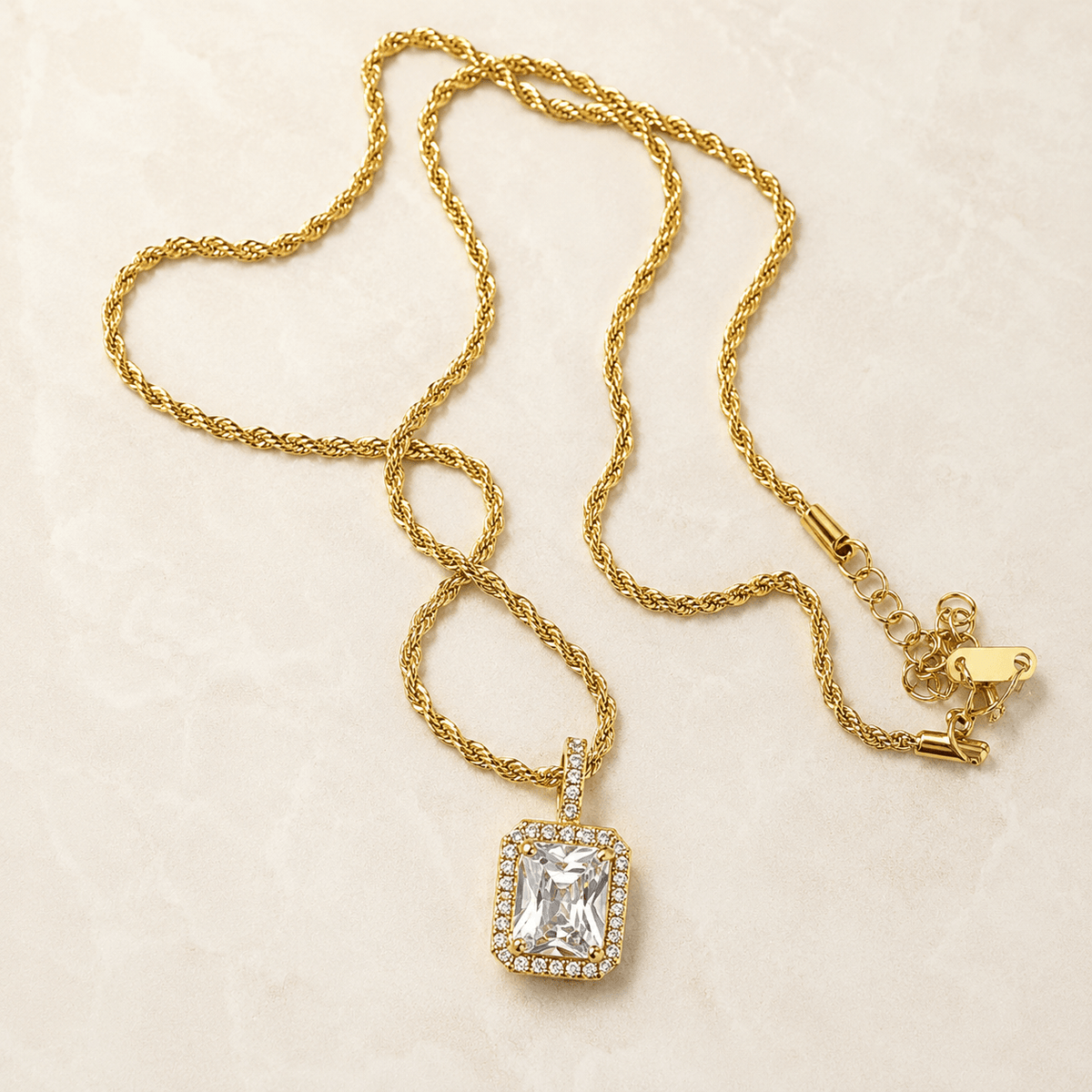 Della Necklace